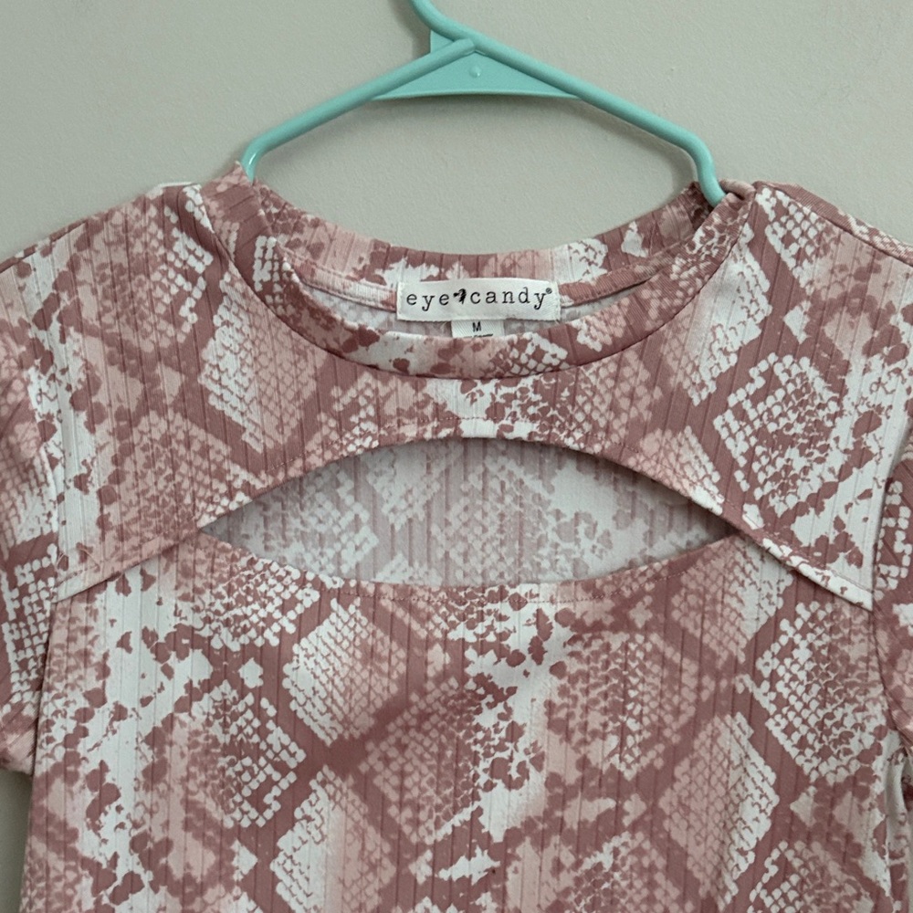 Eye Candy Mauve Snake Print Short Sleeve Top - Picture 3 of 5